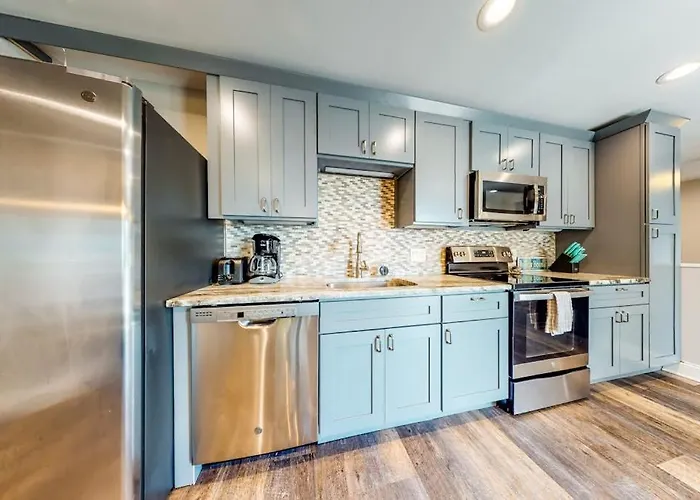 La Vista Bay-112 - 75th St -lower -c *