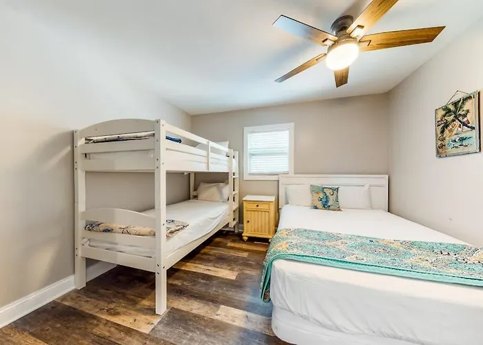 La Vista Bay-112 - 75th St -lower -c Apartment