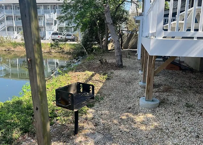 La Vista Bay-112 - 75th St -lower -c