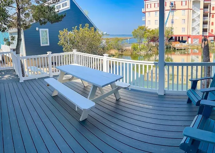 La Vista Bay-112 - 75th St -lower -c *